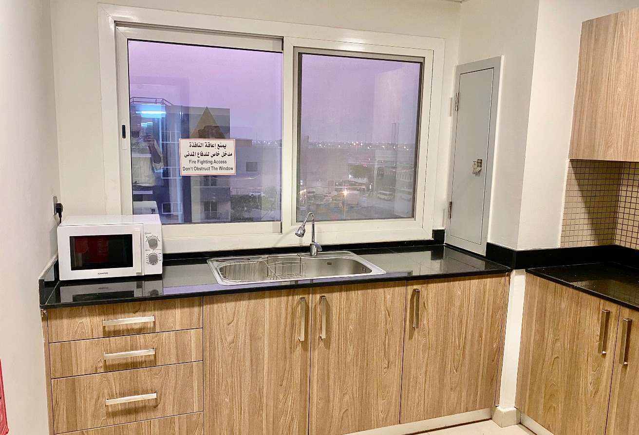 LUXURY Fully FURNISHED 2BHK | BALCONY | FOX HILLS thumbnail 8
