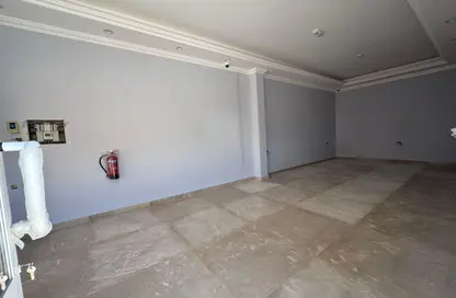 Warehouse - Studio - 6 Bathrooms for rent in Jerry Al Samur - Birkat Al Awamer - Al Wakra