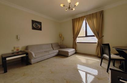 Apartment - 1 - 1 for rent in Simaisma Street - Umm Ghuwailina - Doha Apartment - 1 - 1 for rent in Simaisma Street - Umm Ghuwailina - Doha