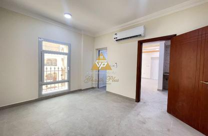 Apartment - 1 - 2 for rent in Umm Ghwailina Comm - Umm Ghuwalina - Umm Ghuwailina - Doha