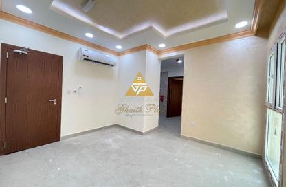 Apartment - 1 - 2 for rent in Umm Ghwailina Comm - Umm Ghuwalina - Umm Ghuwailina - Doha