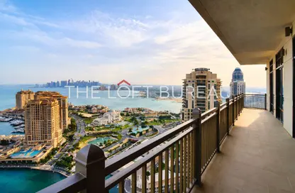 Apartment - 2 Bedrooms - 3 Bathrooms for rent in Abraj Bay - Abraj Quartiers - The Pearl Island - Doha