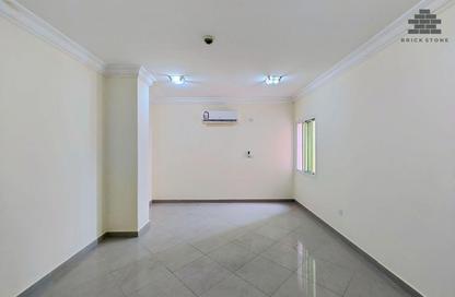 Apartment - 2 Bedrooms - 2 Bathrooms for rent in Muntazah 10 - Al Muntazah - Doha
