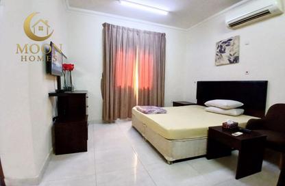 Apartment - Studio - 1 Bathroom for rent in Umm Ghuwailina 4 - Umm Ghuwailina - Doha