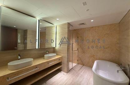 Apartment - 3 Bedrooms - 5 Bathrooms for sale in Seef Lusail Tower 1 - Seef Lusail - Lusail City - Lusail