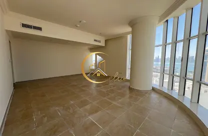 Apartment - 3 Bedrooms - 2 Bathrooms for rent in Al Khair Tower - Corniche Road - Corniche Road - Doha