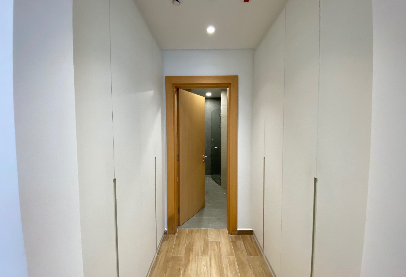 Sea View 1BHK | Fully Furnished | Balcony thumbnail 8