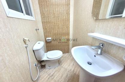 Apartment - 2 Bedrooms - 3 Bathrooms for rent in Al Sadd Road - Al Sadd - Doha