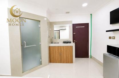 Apartment - Studio - 1 Bathroom for rent in Umm Ghwailina Comm - Umm Ghuwalina - Umm Ghuwailina - Doha
