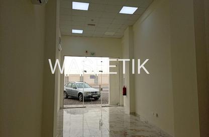 محل تجاري - استوديو - 1 حمام للايجار في العزيزية - العزيزية - الدوحة