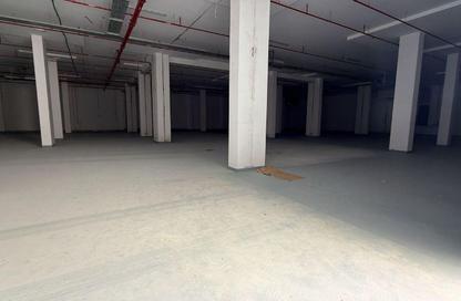 Warehouse - Studio - 7+ Bathrooms for rent in Birkat Al Awamer - Al Wakra