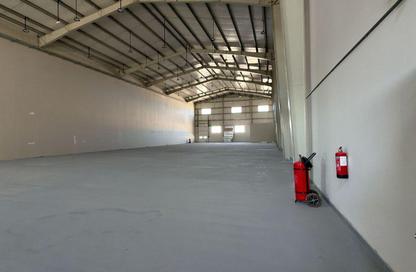 Warehouse - Studio - 7+ Bathrooms for rent in Birkat Al Awamer - Al Wakra
