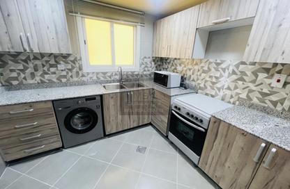 Apartment - 2 Bedrooms - 2 Bathrooms for rent in Bin Omran 35 - Fereej Bin Omran - Doha