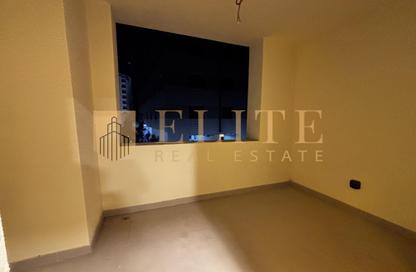 Apartment - 3 Bedrooms - 3 Bathrooms for rent in Ghanem Business Centre - Fereej Bin Mahmoud South - Fereej Bin Mahmoud - Doha