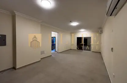 Apartment - 3 Bedrooms - 3 Bathrooms for rent in Ghanem Business Centre - Fereej Bin Mahmoud South - Fereej Bin Mahmoud - Doha