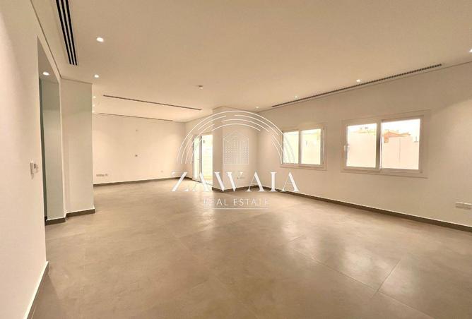 Modern Villa with Maid Room in Compound Ain Khalid