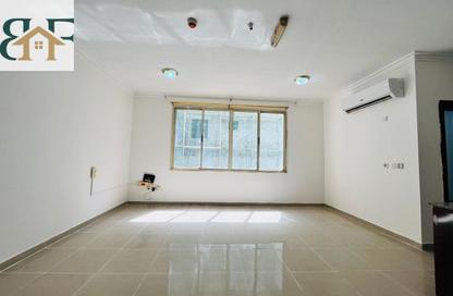 Apartment - 1 Bedroom - 1 Bathroom for rent in Umm Ghwailina Comm - Umm Ghuwalina - Umm Ghuwailina - Doha