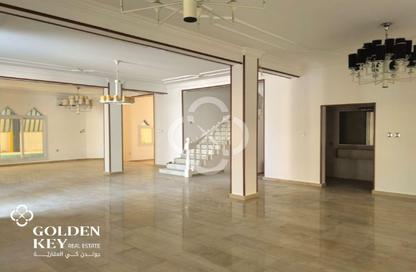 Apartment - 4 - 6 for rent in Al Dafna - Al Dafna - Doha