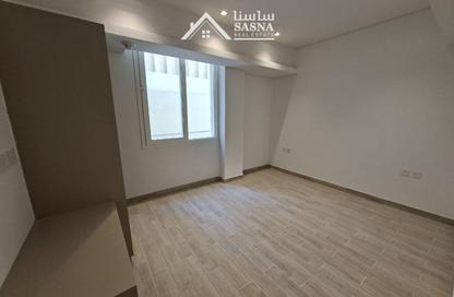 شقة - 2 غرف نوم - 2 حمامات للايجار في شارع الكورنيش - شارع الكورنيش - الدوحة