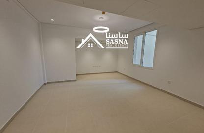 Apartment - 2 Bedrooms - 2 Bathrooms for rent in Corniche Road - Corniche Road - Doha