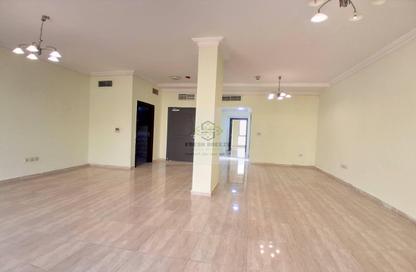 Apartment - 2 Bedrooms - 3 Bathrooms for rent in Umm Ghuwailina 4 - Umm Ghuwailina - Doha