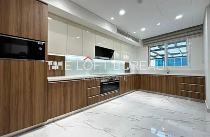 فيلا - 6 غرف نوم - 7 حمامات للايجار في حدائق فلورستا - حدائق فلورستا - جزيرة اللؤلؤة - الدوحة