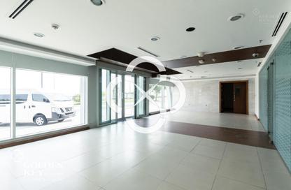 Show Room - Studio - 2 for rent in The Commercial Avenue - Umm Al Seneem - Doha