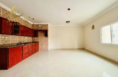 Apartment - 1 Bedroom - 1 Bathroom for rent in Umm Ghuwalina - Umm Ghuwailina - Doha