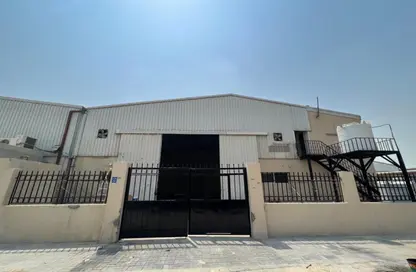 Warehouse - Studio - 4 Bathrooms for rent in Industrial Area - Doha