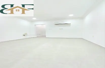 Apartment - 1 Bedroom - 1 Bathroom for rent in New Salata - Salata - Doha