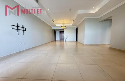 Apartment - 2 Bedrooms - 3 Bathrooms for rent in West Porto Drive - Porto Arabia - The Pearl Island - Doha