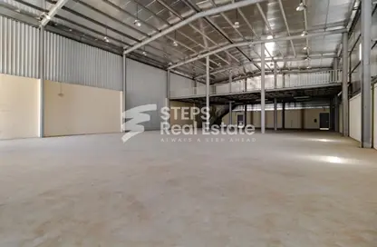 Warehouse - Studio - 4 Bathrooms for rent in East Industrial Street - Birkat Al Awamer - Al Wakra