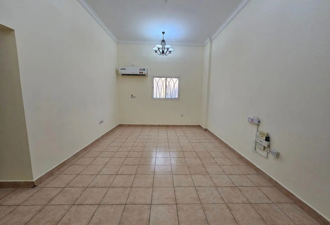 63132100 - Property Main Image