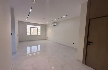 شقة - غرفة نوم - 2 حمامات للايجار في المسيلة - المسيلة - الدوحة