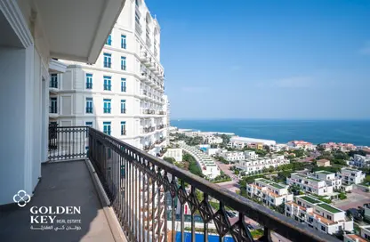 Apartment - 2 Bedrooms - 4 Bathrooms for rent in The Garden - Floresta Gardens - The Pearl Island - Doha