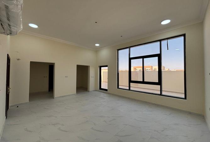 2OYEZzUwlXM - Property Image 2