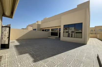 Villa - 5 Bedrooms - 5 Bathrooms for rent in Umm Salal Mahammad - Umm Salal City - Doha