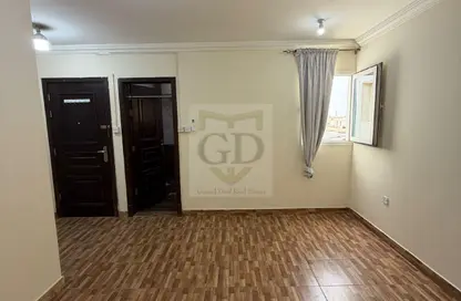 شقة - 1 حمام للايجار في شارع وادي الشاهينيا - عين خالد - الدوحة