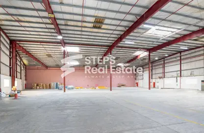 Warehouse - Studio - 1 Bathroom for rent in Ras Abu Aboud - Doha