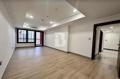 Apartment - 2 Bedrooms - 3 Bathrooms for rent in Tower 21 - Porto Arabia - The Pearl Island - Doha