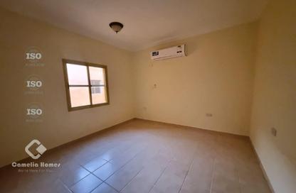 Villa - 5 - 5 for rent in Umm Al Seneem Street - Ain Khaled - Doha