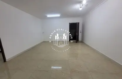 فيلا - غرفة نوم - 1 حمام للايجار في شارع ام السنيم - عين خالد - الدوحة