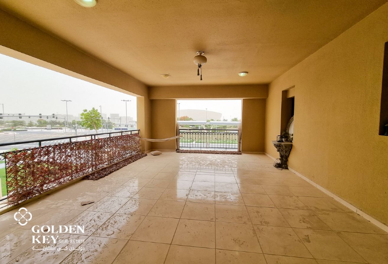 Spacious 1 Bedroom with Large Balcony | Foxhills