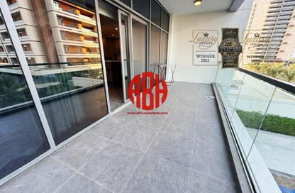 Apartment - 2 Bedrooms - 4 Bathrooms for rent in Marina Tower 02 - Marina District - Lusail