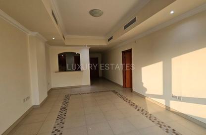 Apartment - 1 Bedroom - 2 Bathrooms for rent in West Porto Drive - Porto Arabia - The Pearl Island - Doha
