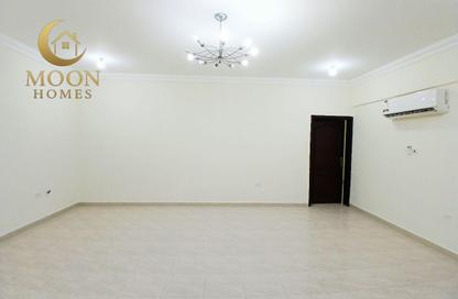 Apartment - 1 - 2 for rent in Umm Ghuwailina 4 - Umm Ghuwailina - Doha