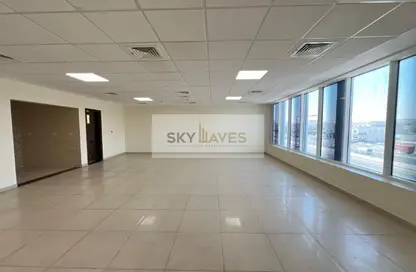 Office Space - Studio - 2 Bathrooms for rent in Al Nuaija Street - Al Nuaija - Doha