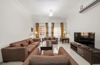 Apartment - 2 Bedrooms - 2 Bathrooms for rent in Al Sadd Road - Al Sadd - Doha