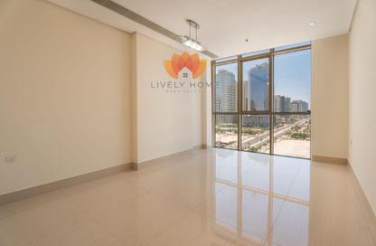 Apartment - 2 Bedrooms - 2 Bathrooms for rent in Marina Tower 21 - Marina District - Lusail