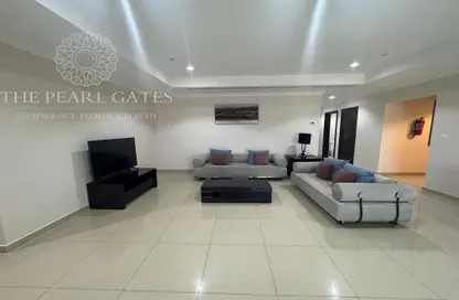 Apartment - 2 Bedrooms - 2 Bathrooms for rent in East Porto Drive - Porto Arabia - The Pearl Island - Doha